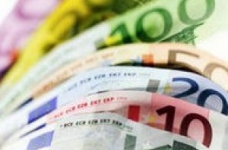 Чеським вчителям підвищують зарплати на 200-300 євро, українським на 10...