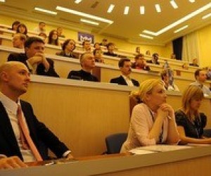 Корпоративні центри у холдингах: Доступно від KPMG та МІМ-Київ