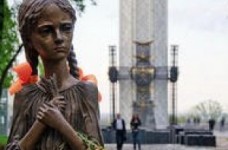 Українські школи вшановують Голодомор без вказівки згори