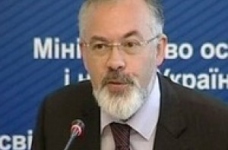 Влада забезпечуватиме право громадян на вибір мови навчання, - Д.Табачник