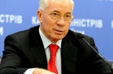 Уряд підвищує стипендії студентам вузів та профтехучилищ, - М.Азаров