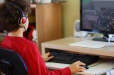 Не тільки папір