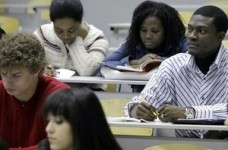 Посібник для іноземних студентів "Життя та навчання в Україні"