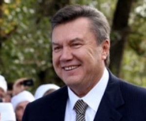 Янукович розповів про "знущання і сльози" дітей через українську мову