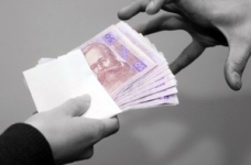 Середній хабар за іспит в українських вузах — 300 грн