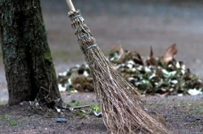 Міністр освіти та 30 тисяч педагогічних колективів вийдуть "наводити красу" на подвір’ях навчальних закладів