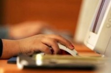 Учні сільських шкіл змушені шукати альтернативу підручникам