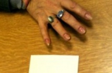 Стіну корупції руйнує зно. Однак є чимало бажаючих підперти її хабарями