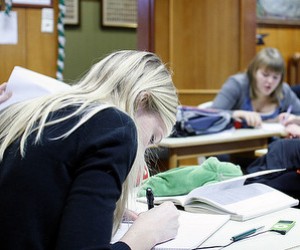 Українці вважають вдосконалення якості вищої освіти пріоритетним питанням