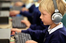 Освітян закликають не поспишати із закупівлею комп’ютерів