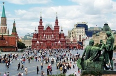 Табачник пропонує створити українські школи в Москві та Санкт-Петербурзі