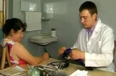 Уряд намагається зацікавити випускників медичних вишів роботою у селі