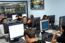 Отримайте безкоштовні тижні навчання на мовних програмах в США