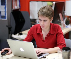 Українці вважають, що держава має забезпечувати випускників першим місцем роботи