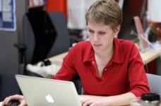 Українці вважають, що держава має забезпечувати випускників першим місцем роботи