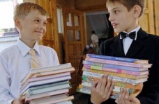 Триває доставка підручників до обласних книжкових баз