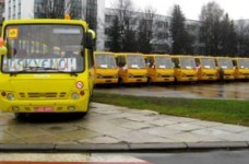 Понад 600 автобусів отримають школи цього року, - Д. Табачник
