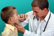 Пройти медогляд до 1 вересня мають лише першокласники, – МОЗ