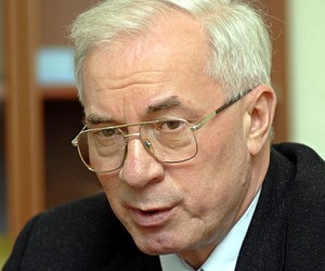 Азаров хоче замінити імпортні шкільні товари вітчизняними