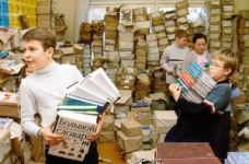 Підручники мовами національних меншин надрукують у вересні