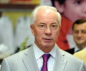 Азаров вимагає правдивої інформації щодо стану готовності шкіл до навчального року