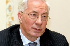 Усі першокурсники вчасно отримають студентські квитки, - Азаров