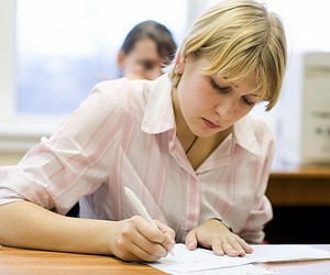 Держава надасть грошову допомогу випускникам педагогічних вузів