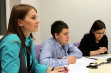 Випускники педагогічних вузів столиці отримають грошову допомогу