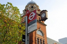 Вузи Великої Британії підвищують плату за навчання