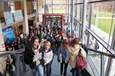 Львівська облдержадміністрація пропонує запровадити обов’язкове ЗНО з іноземних мов