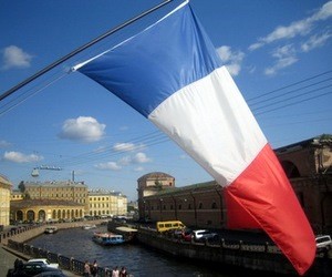 Франція планує полегшити отримання робочих віз іноземними випускниками