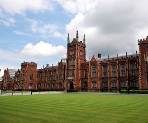 Стипендія на навчання у Queen's University Belfast (Велика Британія)