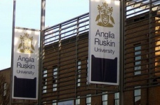 Anglia Ruskin University (Велика Британія)