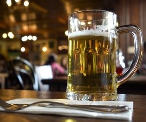 Міносвіти вимагає заборонити продаж алкоголю та тютюну у вузах