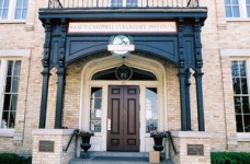 Приватна школа Nancy Campbell Collegiate Institute (Канада)