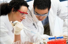 Все більше українських жінок іде в науку