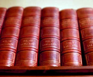 Є питання Хто замахнувся на Вільяма нашого Шекспіра?