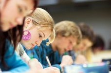 У 2012 році вузи отримають близько 127 тисяч бюджетних місць