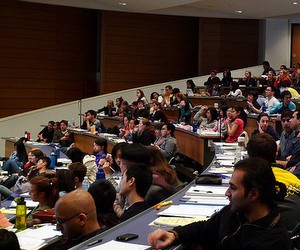 Студенти позитивно ставляться до корупції