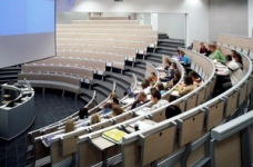 Більшість українців хоче, щоб їхні діти отримали вищу освіту, - опитування