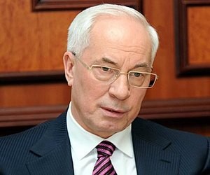 Школа повинна виховувати в дітях порядність та чесність, - Азаров