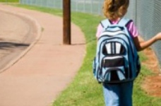 За кордон без батьків