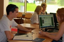 У Міносвіти абітурієнтів просять не поспішати