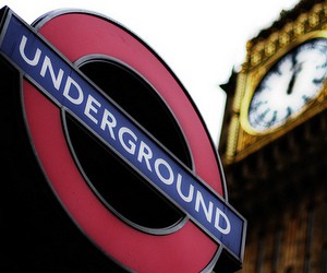 Велика Британія знову ускладнює правила видачі студентських віз