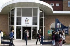 Українська школярка ознайомилася з навчанням в John Leggott College