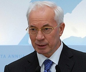 Досить спекулювати на темі про недоплати студентам, - Азаров