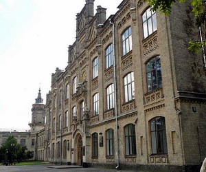 У КПІ не змінювали розклад занять на прохання метрополітену