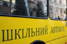 У 2010 році Міносвіти закупило непридатні для використання шкільні автобуси (відео)