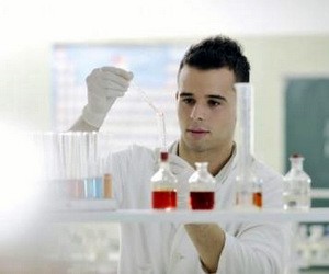 Кабмін заснував гранти для колективів молодих учених