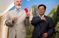 Україна отримала гуманітарно-освітню допомогу від Китаю